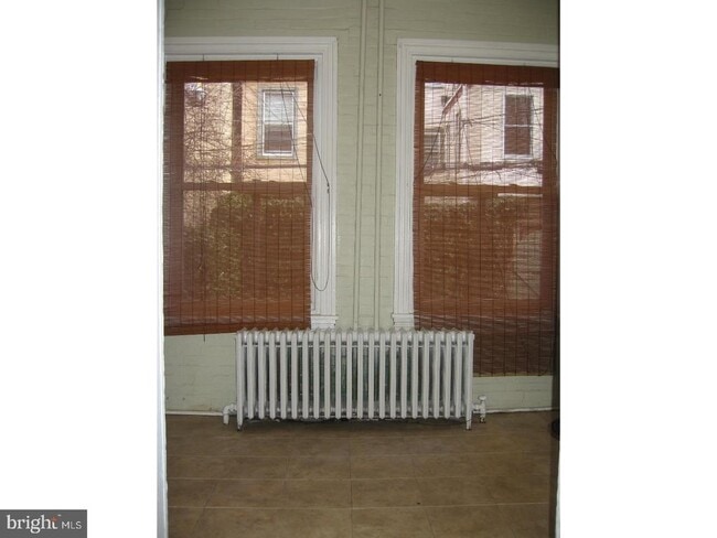 Building Photo - 805 N Beechwood St