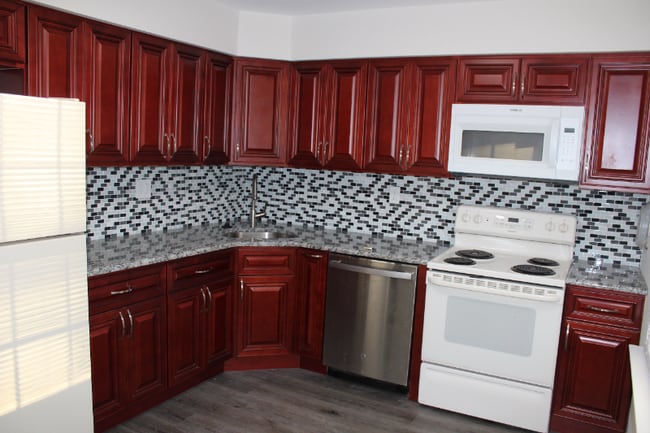 Building Photo - 1691B Bluebird Dr