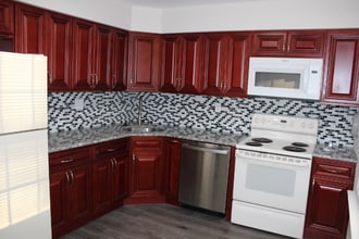 Building Photo - 1691B Bluebird Dr