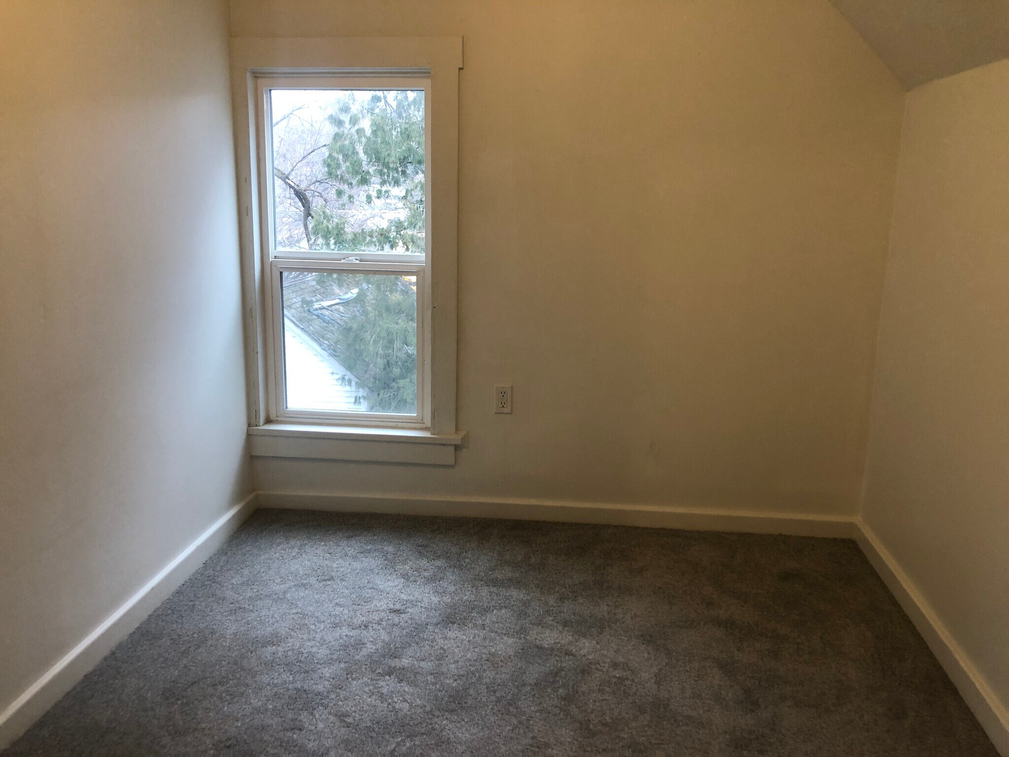 Building Photo - 708 S East St