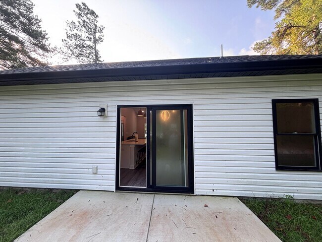 Building Photo - 1874 Rolling Hills Dr