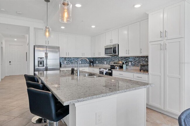 Building Photo - 14071 Heritage Landing Blvd