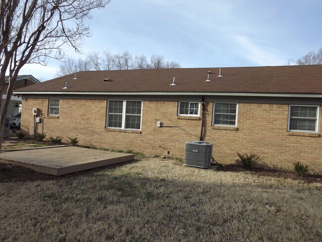 Building Photo - 4795 Janie Ave
