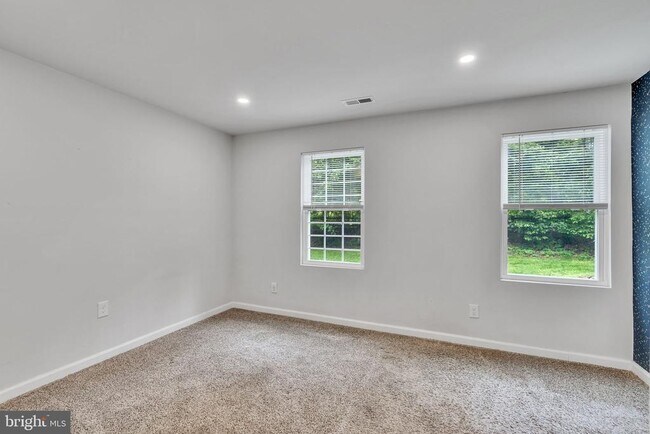 Building Photo - 2625 Hamilton Rd