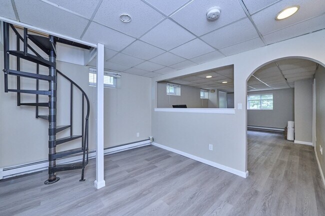 Building Photo - 25 Mendum St