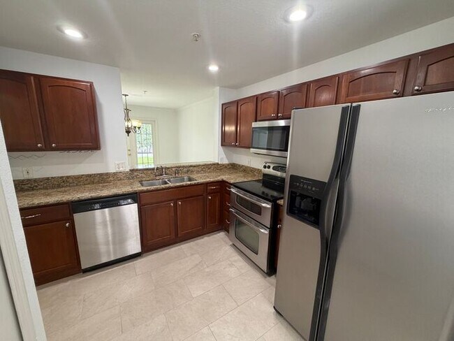Building Photo - Spacious 3 Bedroom Townhome with Garage in Altamonte Springs