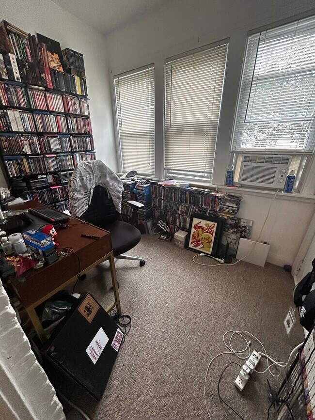 Building Photo - 2602 W Winona St