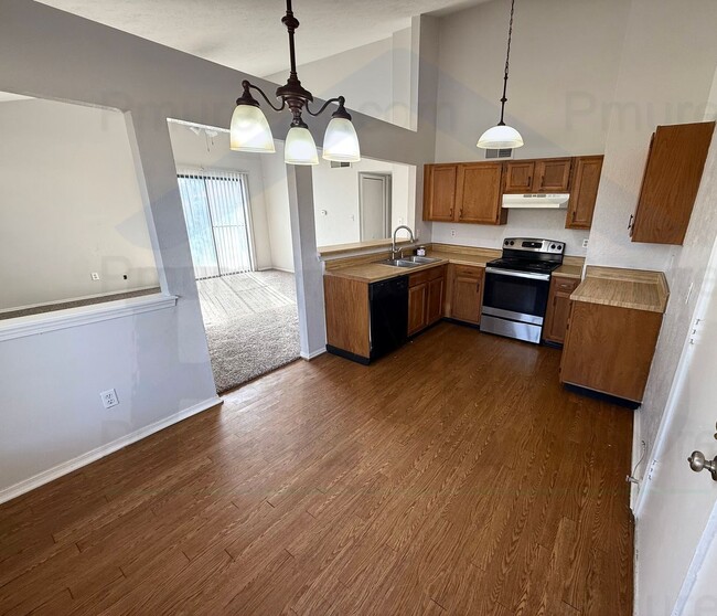 Building Photo - AVAILABLE NOW!!!  Cozy 2 Bed, 1 Bath Home for Rent in Cedar Hill