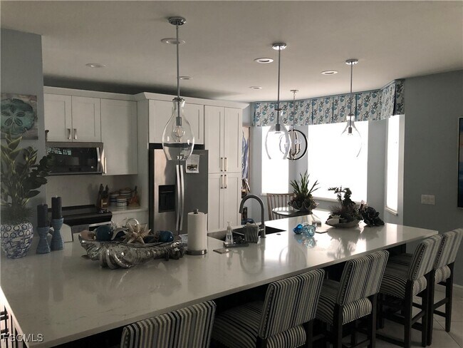 Building Photo - 11021 Gulf Reflections Drive