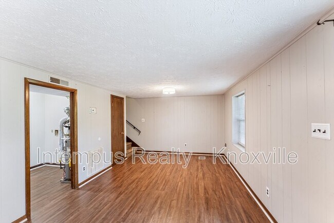 Building Photo - 8738 Gleason Dr