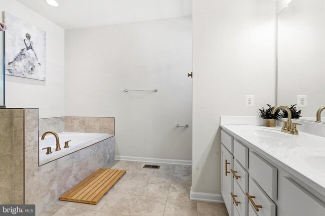 Building Photo - 2812 Lanham Hill Cir