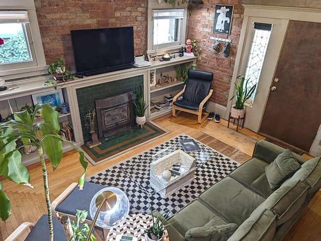 Building Photo - 9WIL919