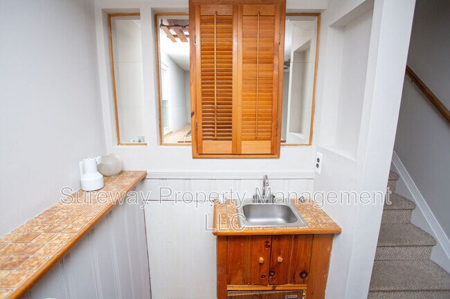 Building Photo - 57 Lady Diana Cir