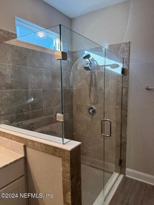 Building Photo - 172 Greenway Ln