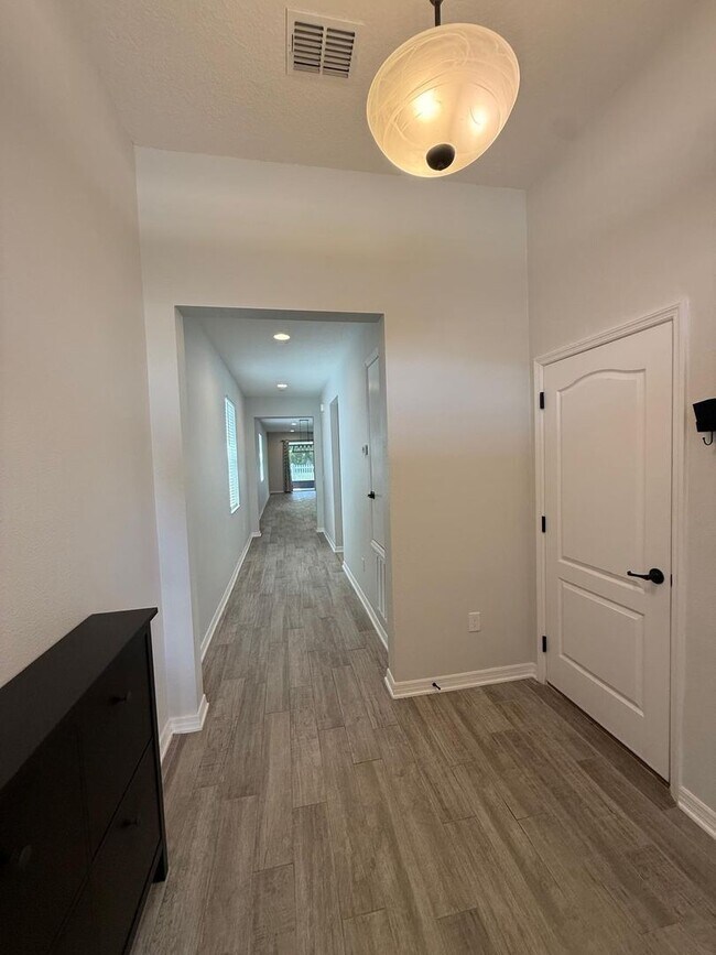 Building Photo - 3 BEDROOM, 2 BATHOOM IN DEANS XING/LITTLE ECON
