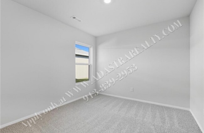 Building Photo - Brand New!! 3 Bed 2 Bath Home in Edgerton-Available NOW!!