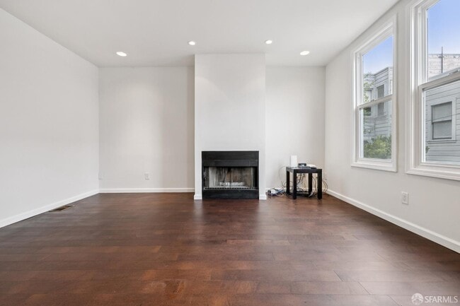 Building Photo - 971 Filbert St