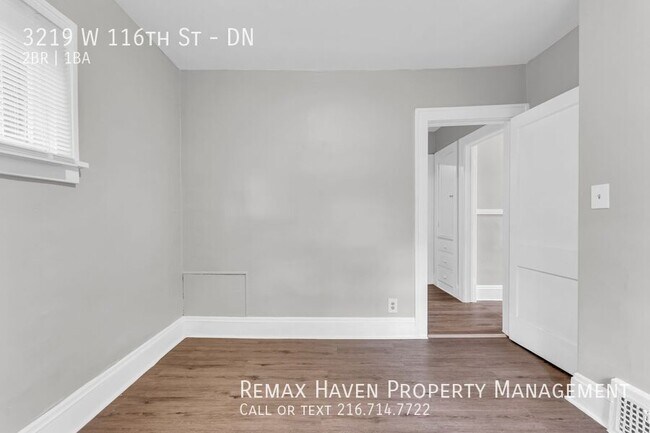 Building Photo - 3219 W 116th St