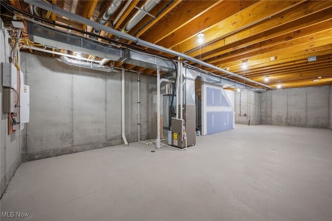 Building Photo - 2244 E 100th St