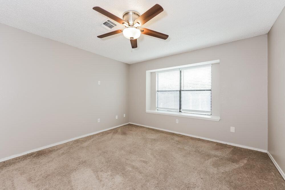 Building Photo - 6209 Mercedes Dr