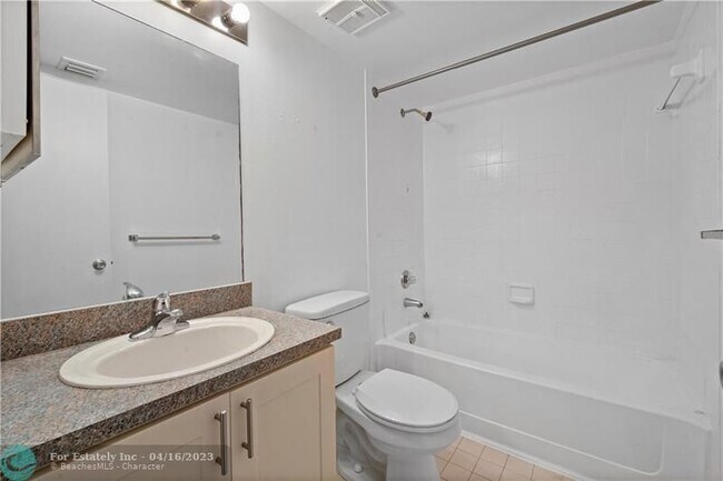 Building Photo - 9995 Nob Hill Ln