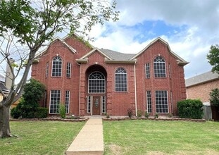 Building Photo - 705 Pine Lakes Dr