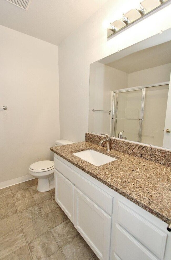 Building Photo - Immaculate Single-Level Home in Quiet Neighborhood