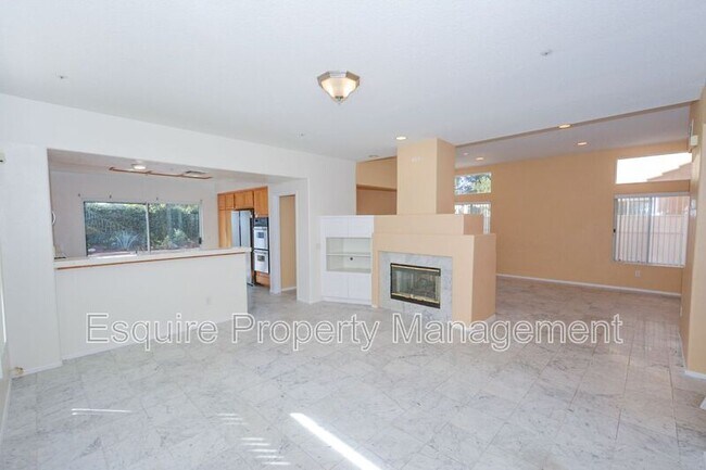 Building Photo - 93 Azusa Ave