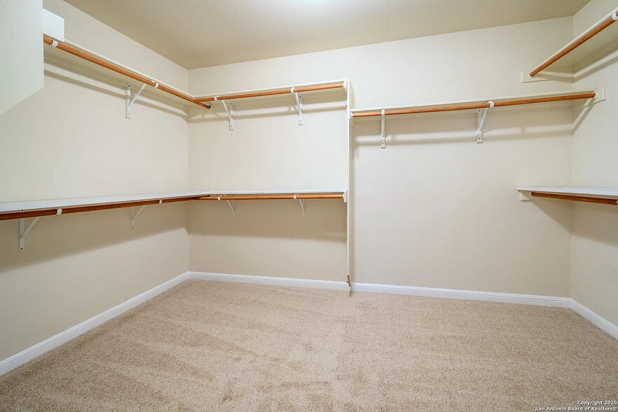 Building Photo - 9207 Larsons Ln