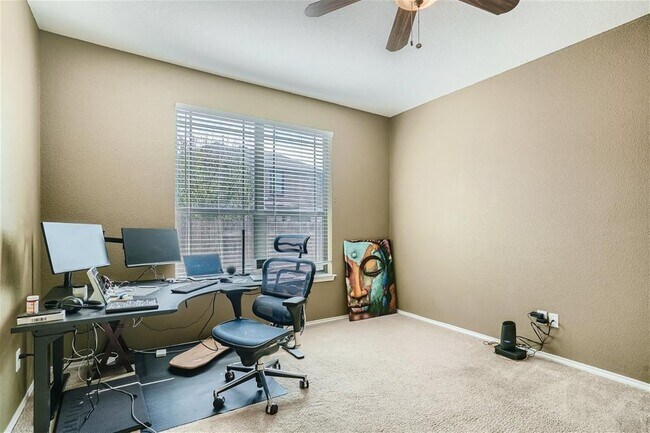 Building Photo - 1000 Sussex Way