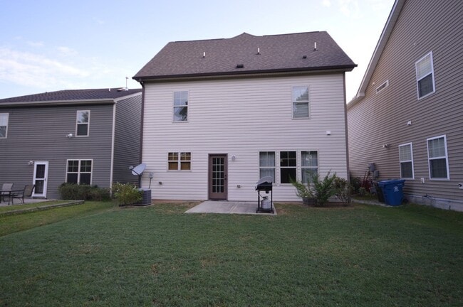 Building Photo - 204 Station Dr