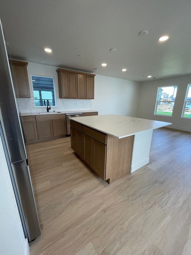 Building Photo - Stunning Rowhouse in NE Ft. Collins