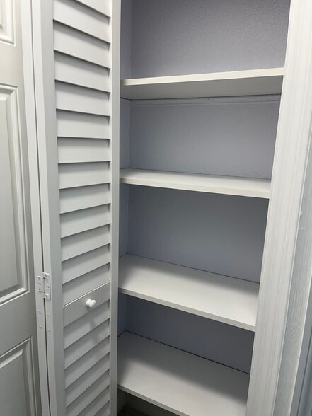 Building Photo - 2020 Lee Dr