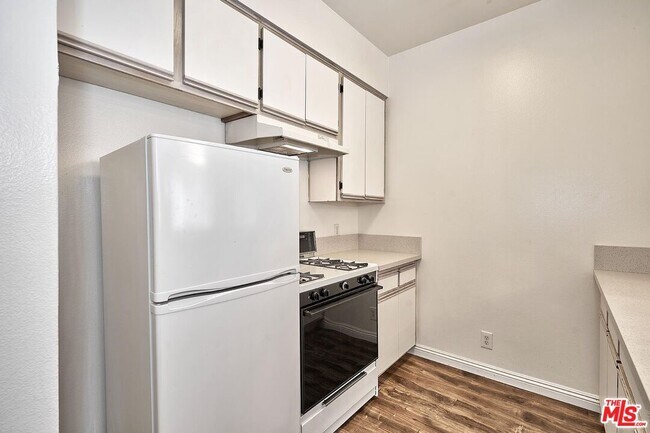 Building Photo - 500 S Berendo St