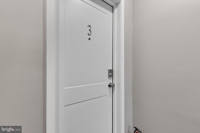 Building Photo - 624 N 35th St