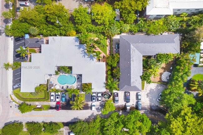 Building Photo - 2323 SE 18th St