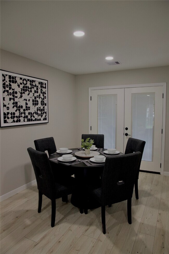 Building Photo - 14 Redberry Ct