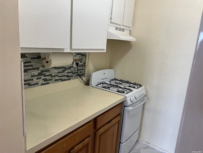 Building Photo - 78-06 46th Ave