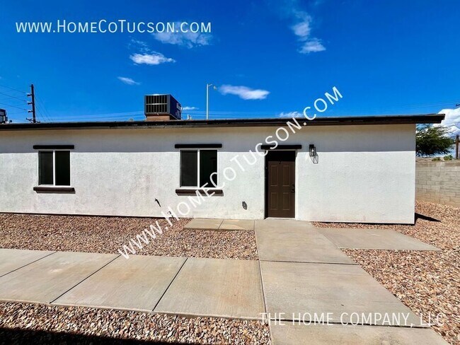 Building Photo - 1603 S Van Buren Ave