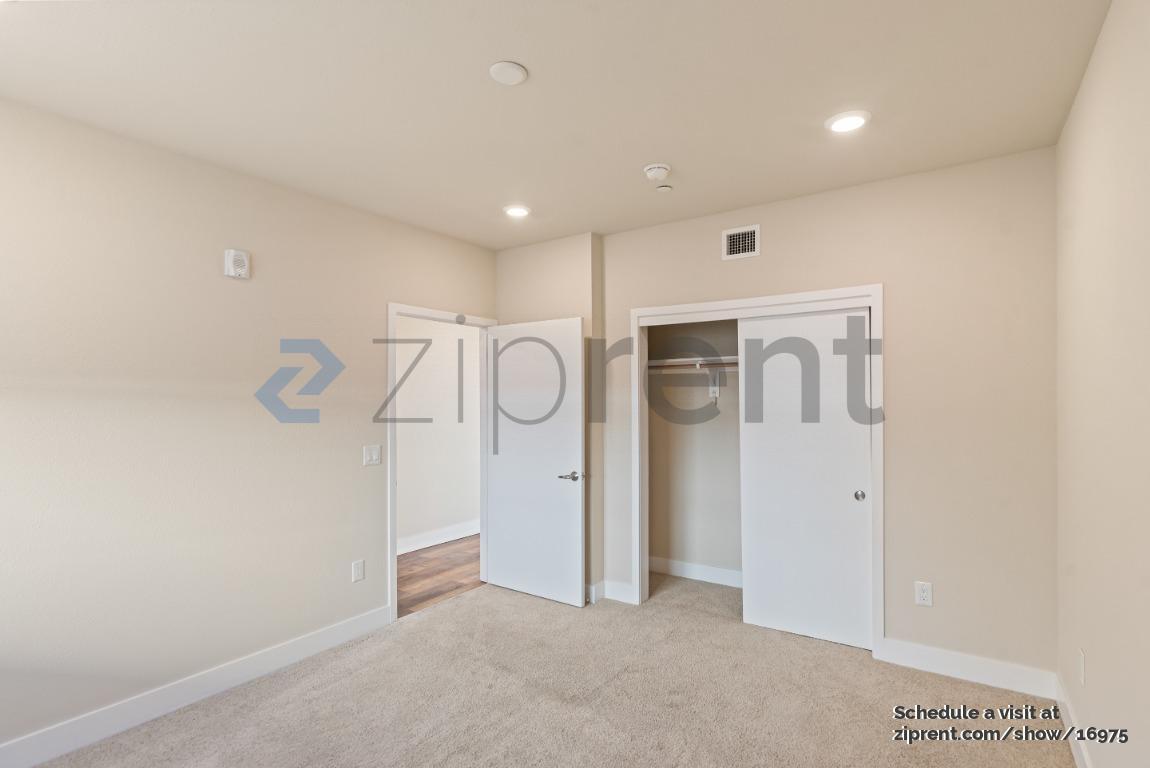 Building Photo - 1048 Monroe St