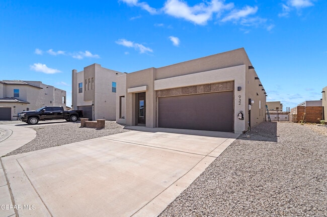Building Photo - 932 Texas Madrone Dr