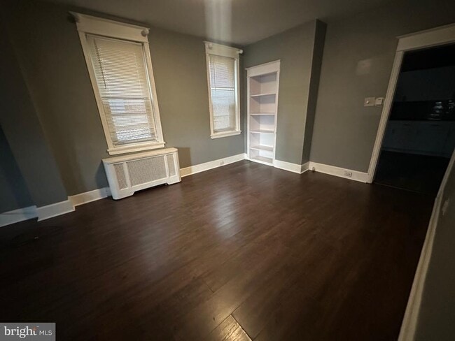 Building Photo - 2349 Duncan St