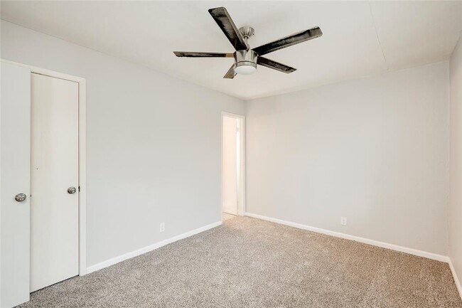 Building Photo - 915 Chisholm Cove