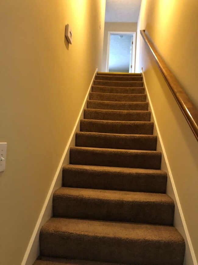 Building Photo - 3B/3B Townhome With A Fenced Yard Available Fall 2026!