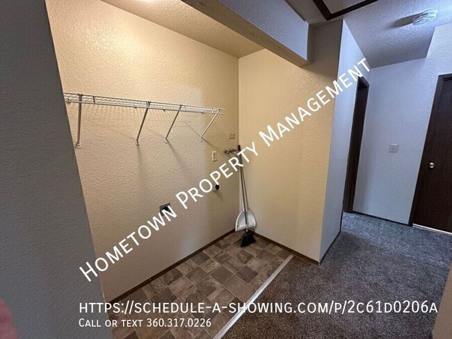 Building Photo - 640 Bavarian Ln SE