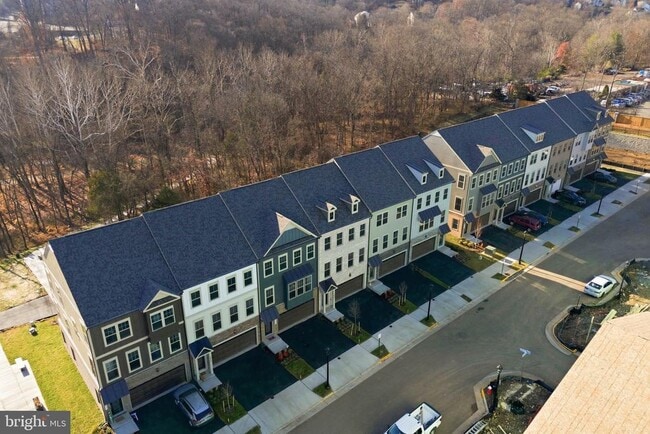 Building Photo - 1017 Venifena Terrace SE