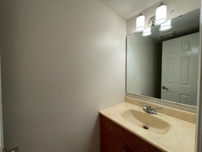 Building Photo - Spacious 3-Bed, 2.5-Bath Home – All Seasons Room, Loft, and Fully Fenced Backyard