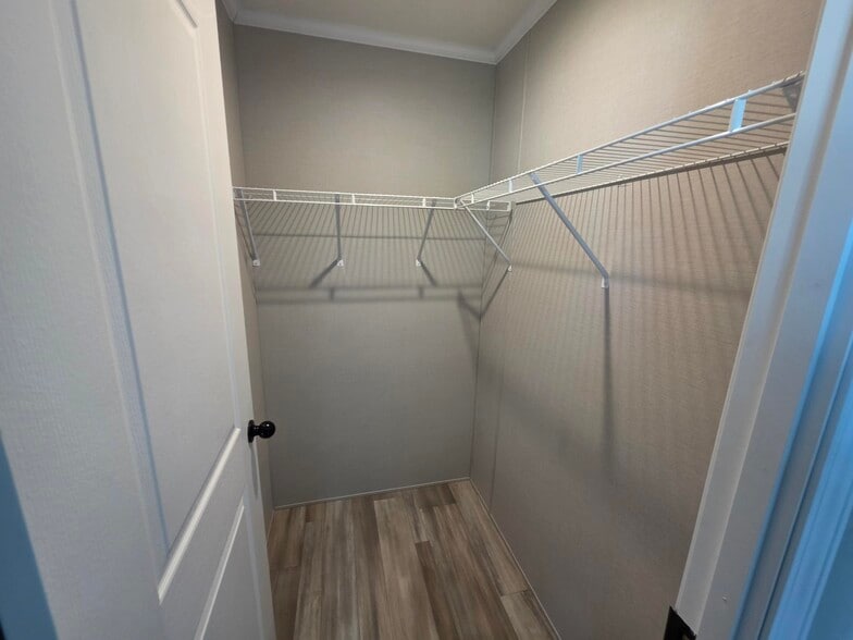 Building Photo - 92 Thomas Ln