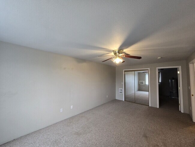 Building Photo - 110 NE Atkinson Ct