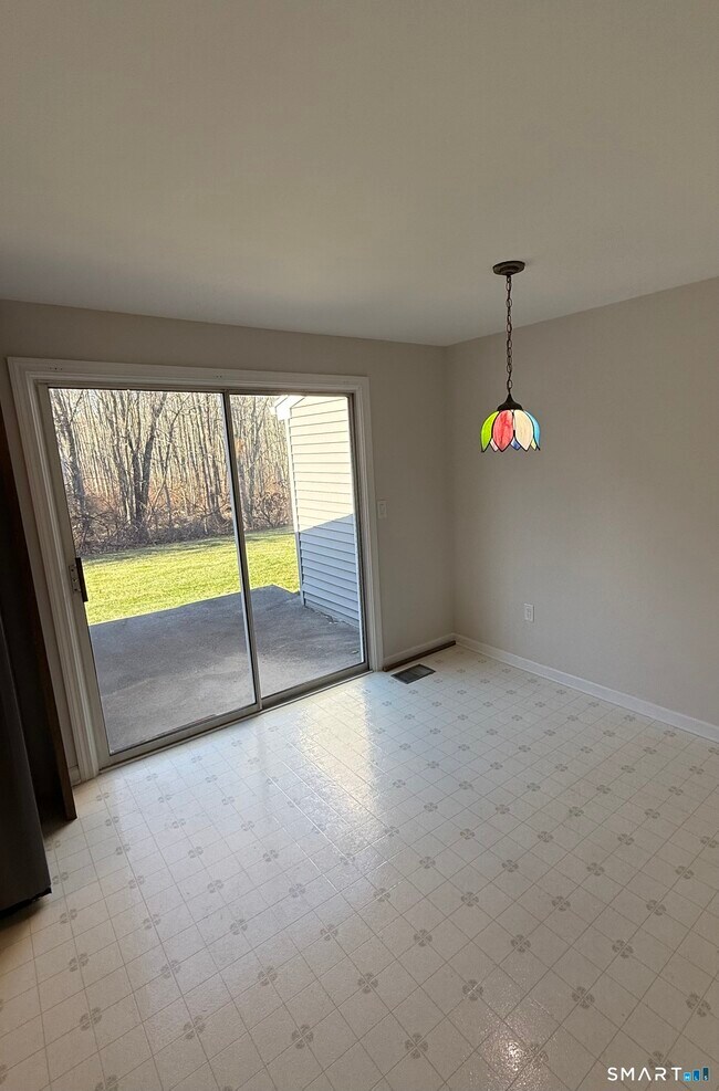 Building Photo - 7 Barrington Dr